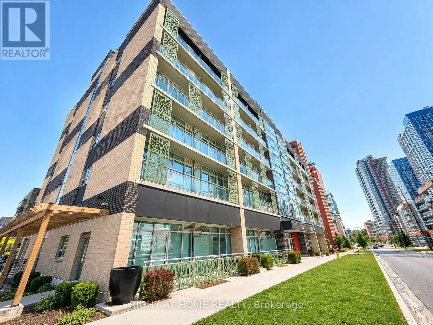 713 - 250 ALBERT STREET — photo 1 of 23