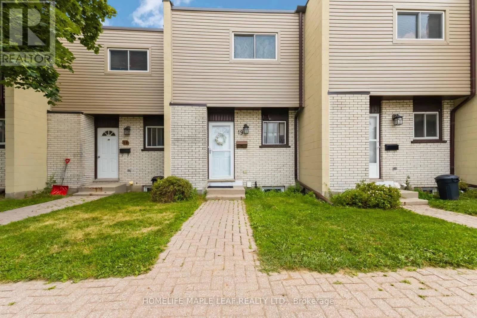 19 - 178 GRULKE STREET — photo 1 of 26