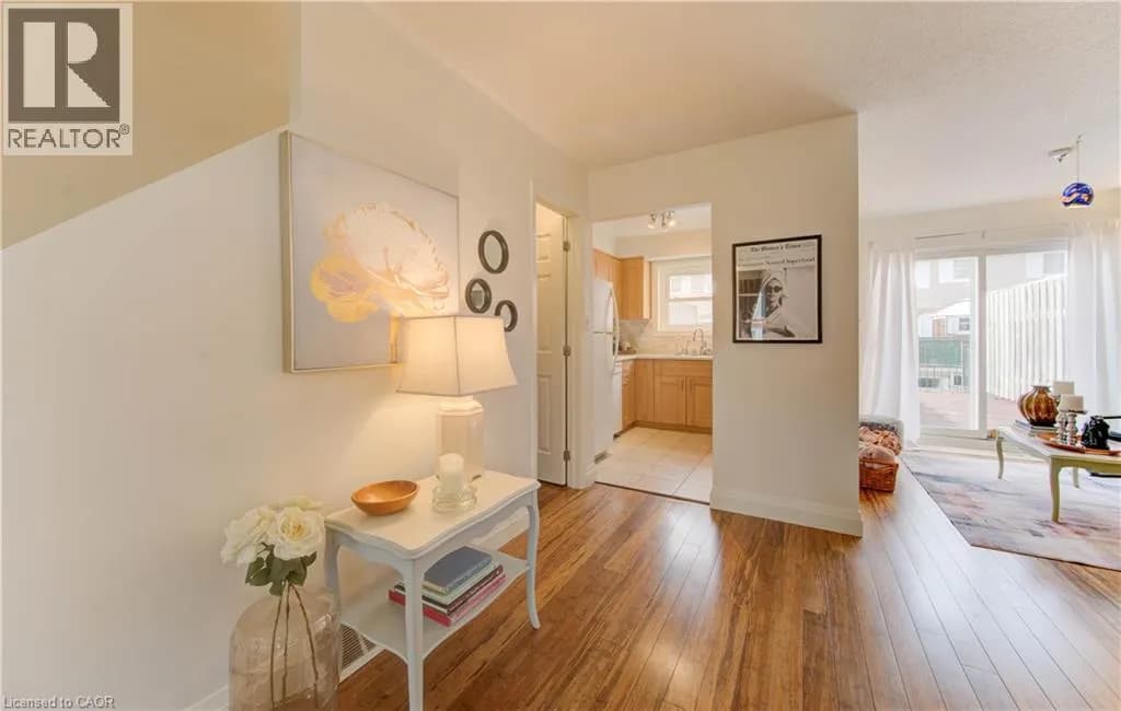 440 PIONEER Drive Unit# 3 — photo 5 of 20