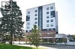 805 - 1 WELLINGTON STREET — photo 4 of 27