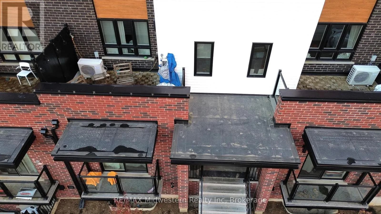 35 - 287 CHAPEL HILL DRIVE — photo 1 of 14