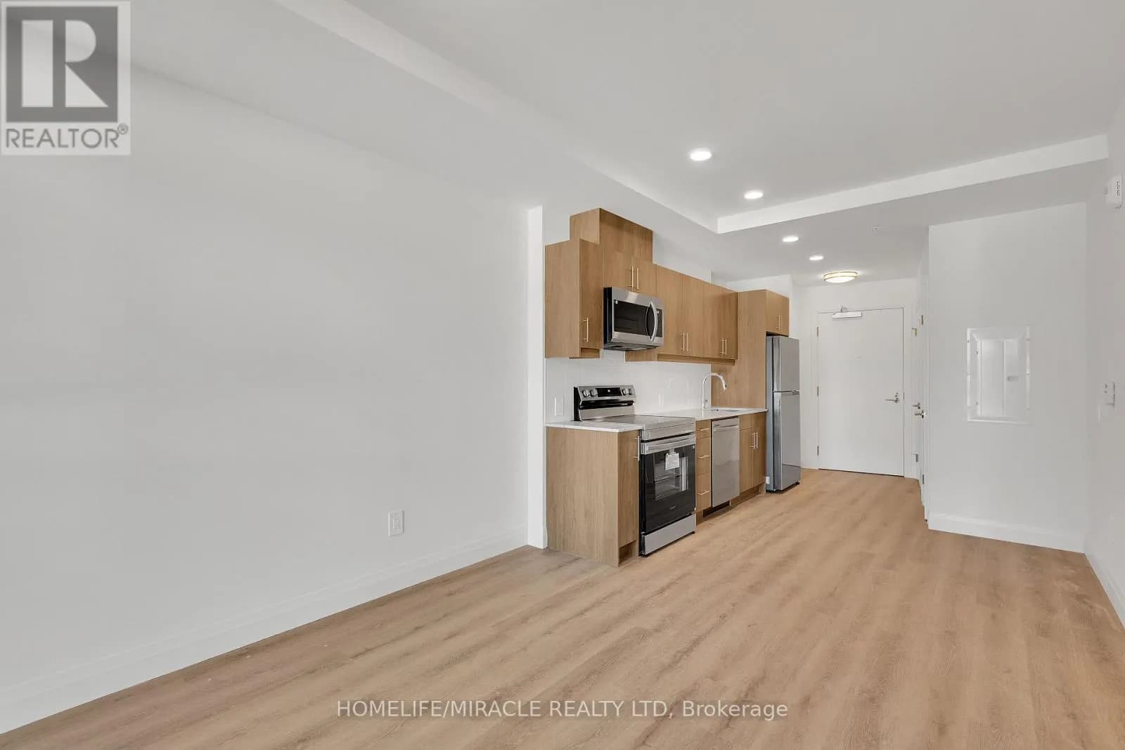 201 - 1333 WEBER STREET E — photo 5 of 14