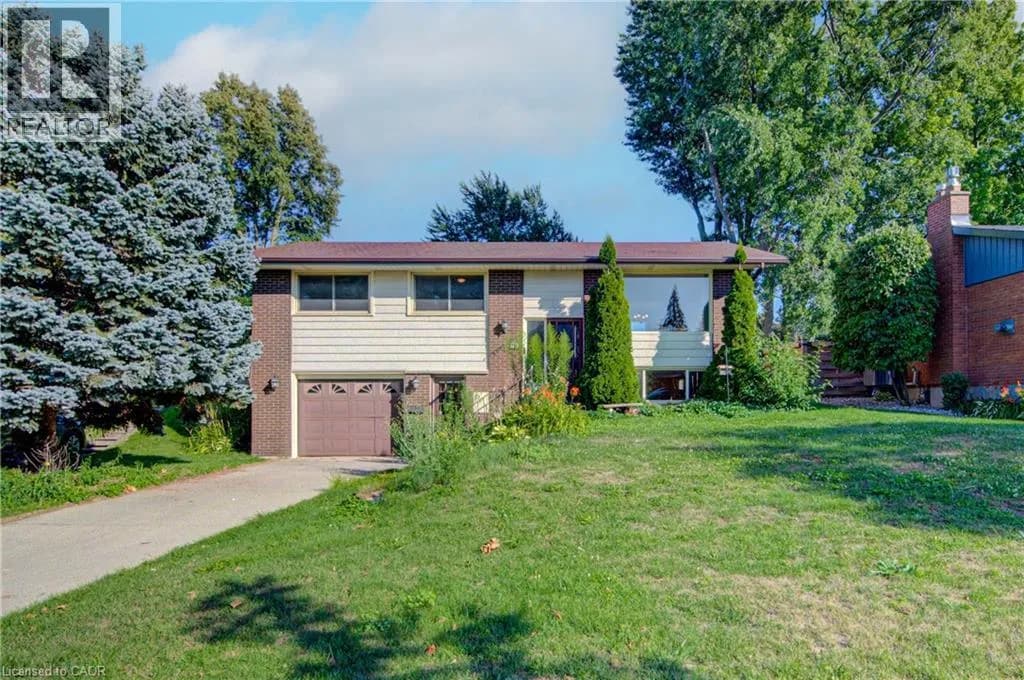 79 GAY Crescent — photo 1 of 30