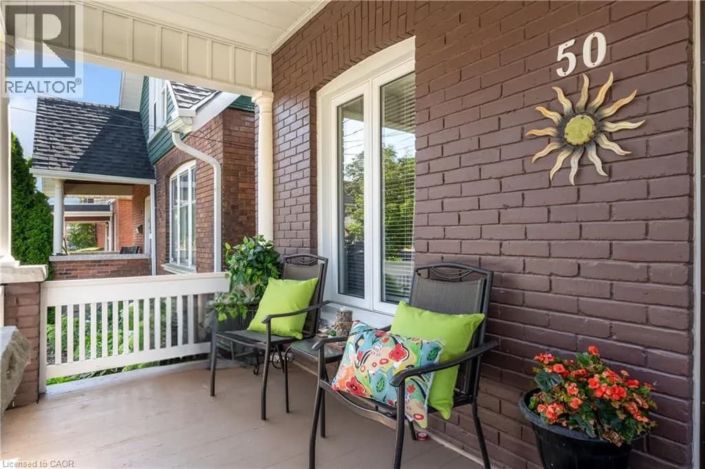 50 STRATHCONA Avenue — photo 3 of 32
