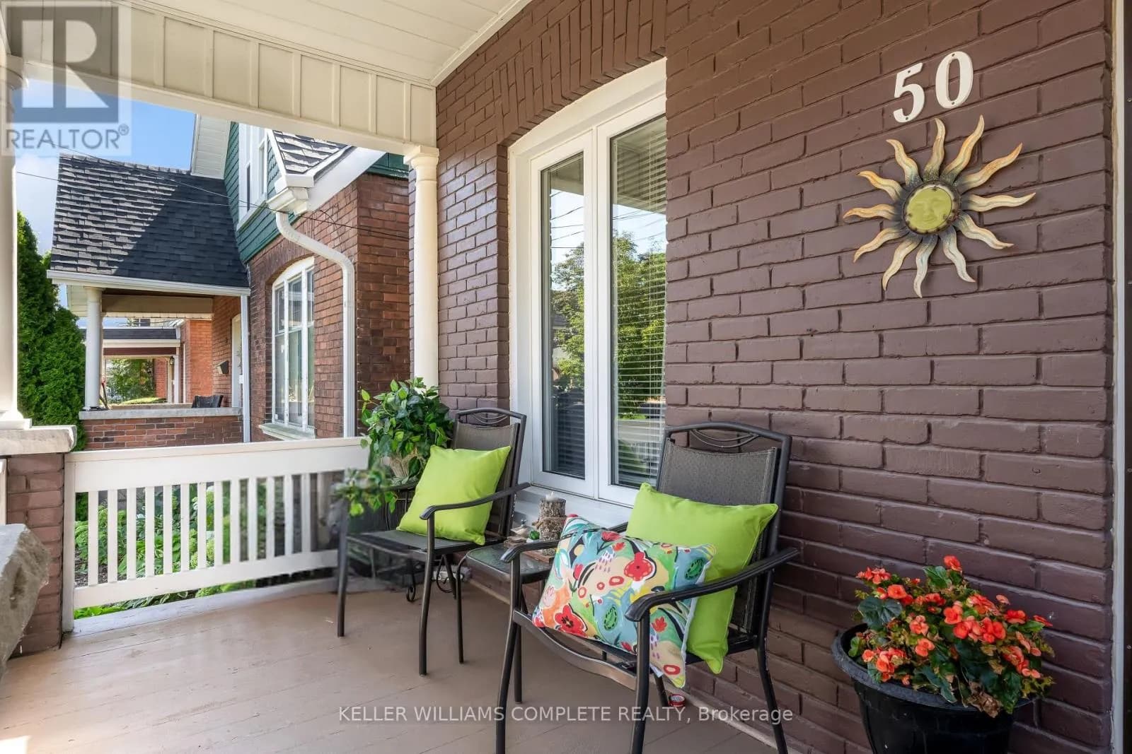 50 STRATHCONA AVENUE — photo 3 of 32