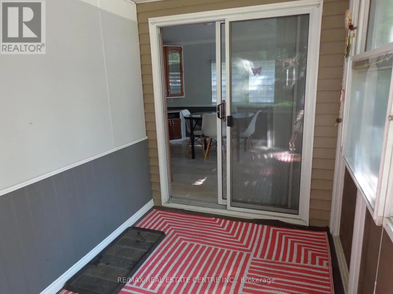422 - 1652 PUDDICOMBRE ROAD — photo 5 of 35