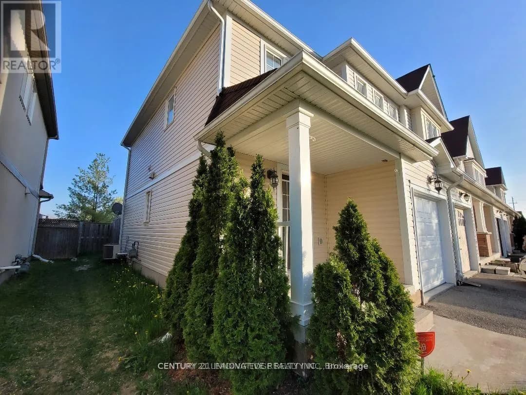 26 DUNCAN AVENUE — photo 3 of 19