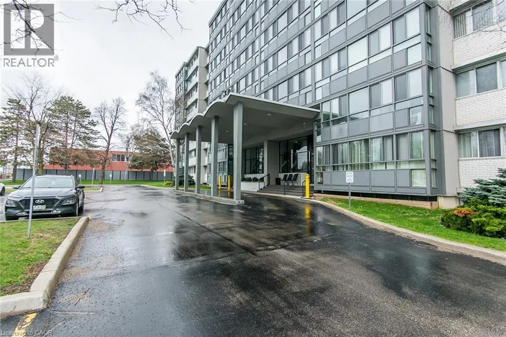 24 MIDLAND Drive Unit# 402 — photo 4 of 50