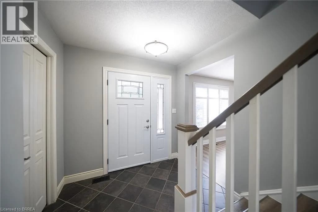 20 HOGARTH Road — photo 5 of 46