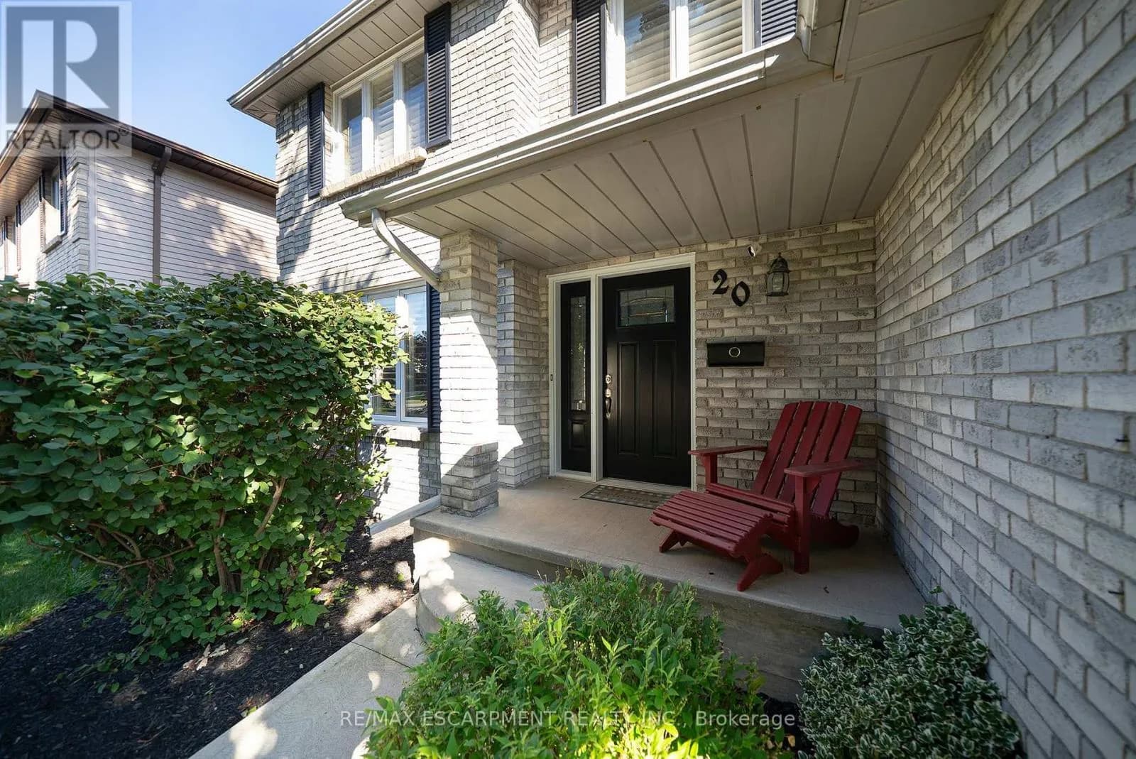20 HOGARTH ROAD — photo 5 of 47
