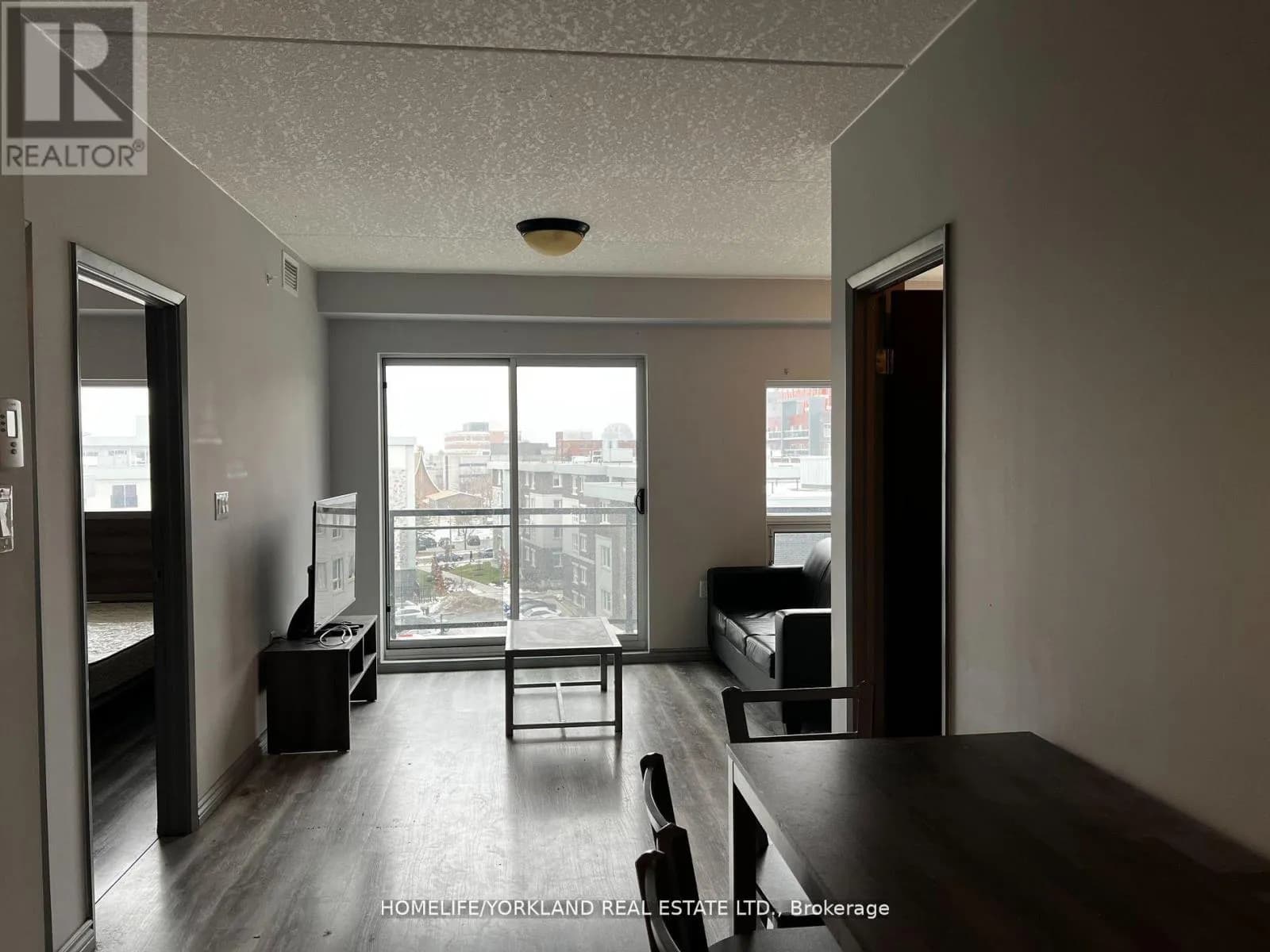 G612 - 275 LARCH STREET — photo 2 of 21