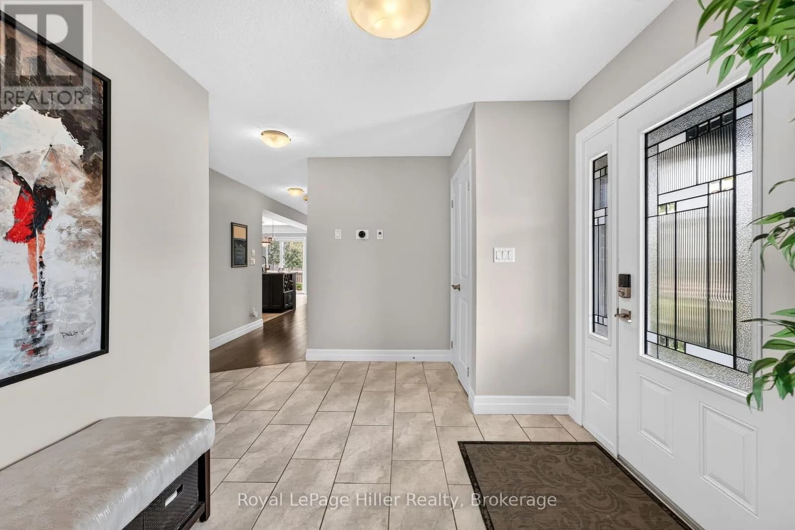 15 ROBERTSON DRIVE — photo 4 of 50