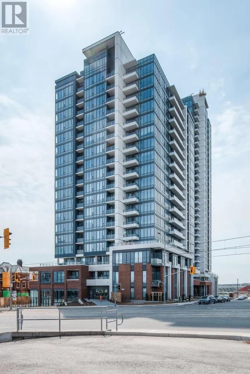 1704 - 15 WELLINGTON STREET — photo 1 of 34