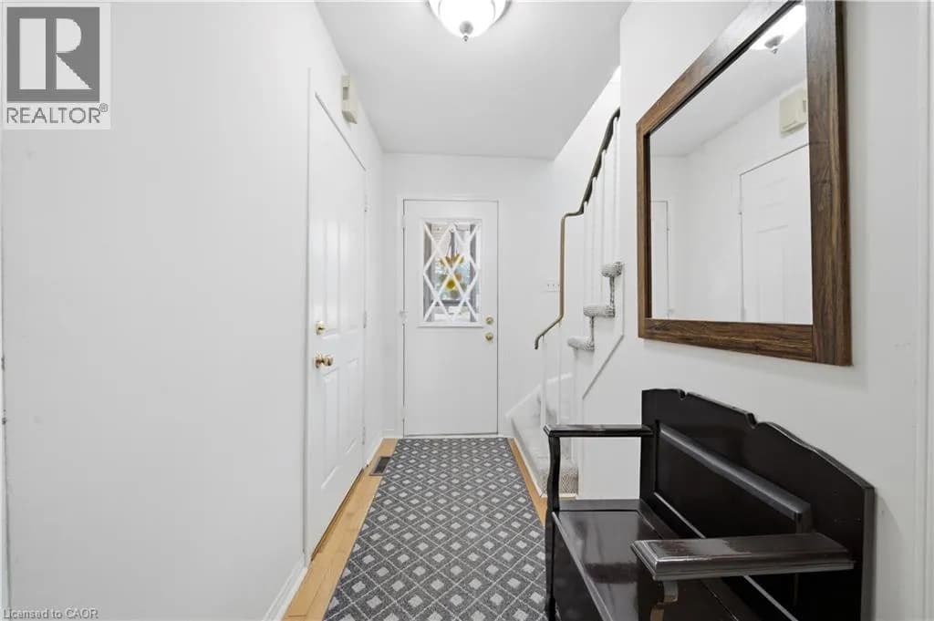 230 SUNSET Boulevard — photo 3 of 24