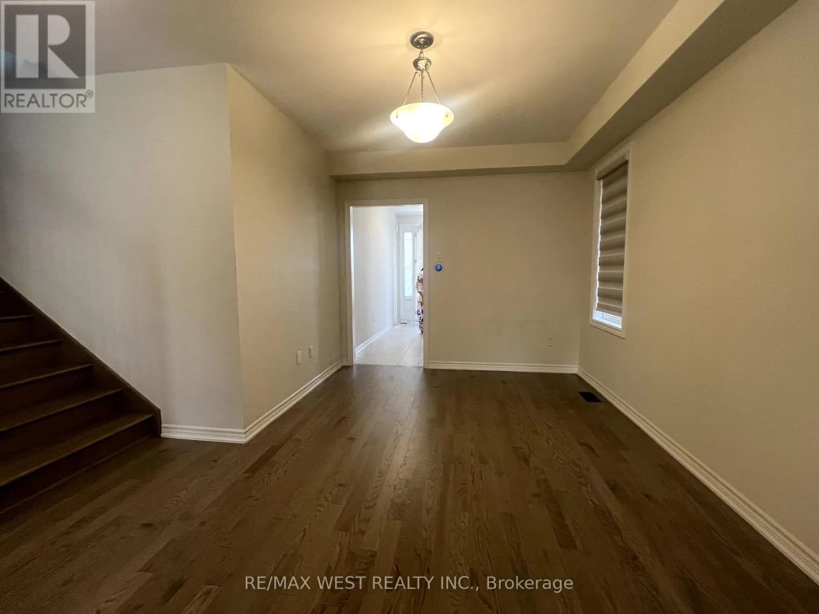 88 STRICKLAND AVENUE — photo 3 of 37