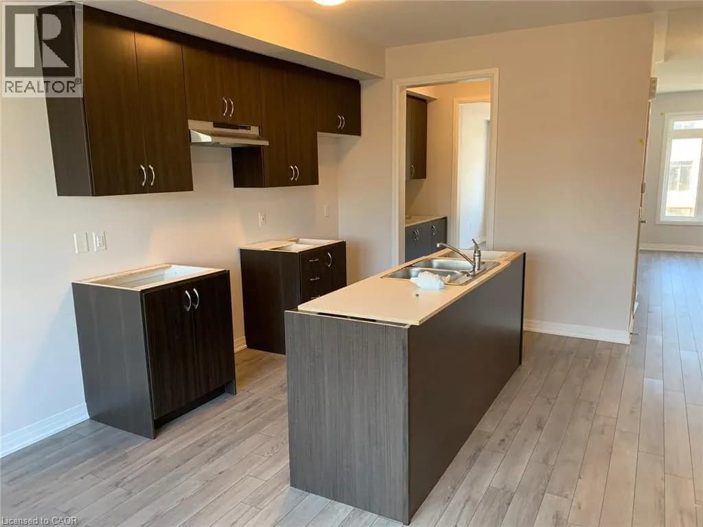 585 COLBORNE Street E Unit# 109 — photo 5 of 16