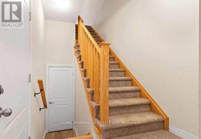 109 - 585 COLBORNE STREET E — photo 3 of 27