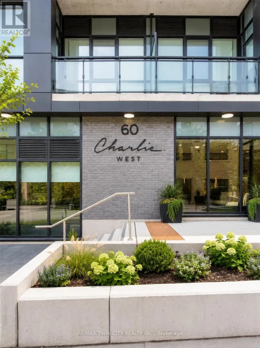 1402 - 60 CHARLES STREET W — photo 2 of 28