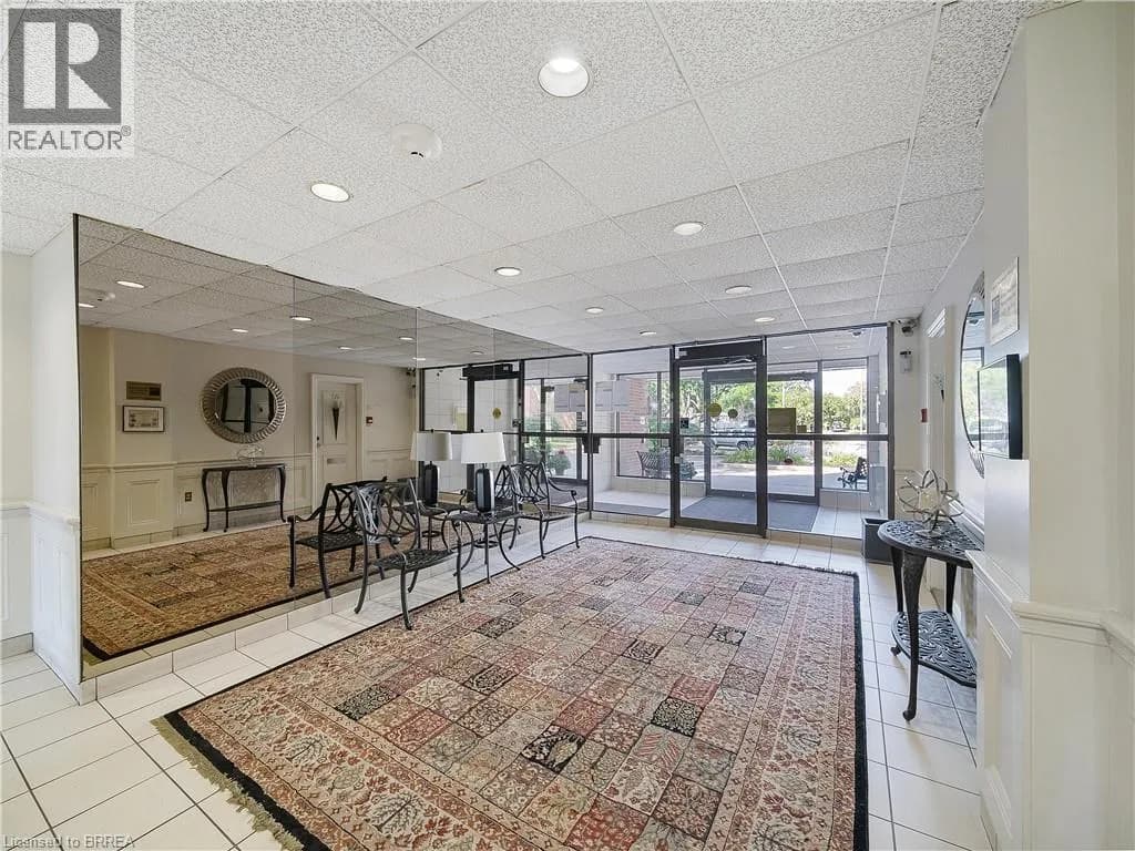 36 HAYHURST Road Unit# 301 — photo 4 of 40