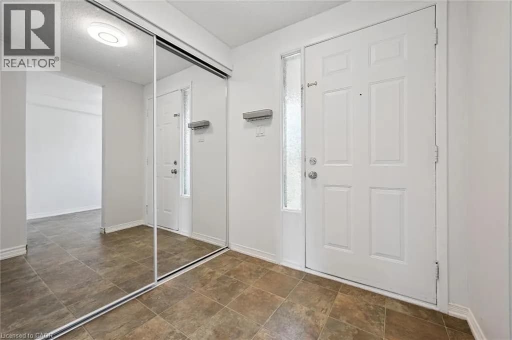750 ERINBROOK Drive Unit# 2 — photo 4 of 37