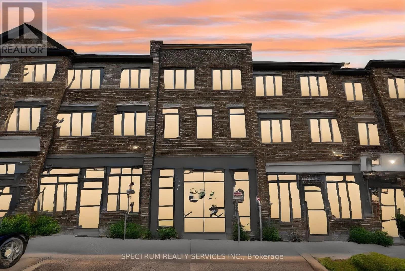 108 - 585 COLBORNE STREET E — photo 1 of 44