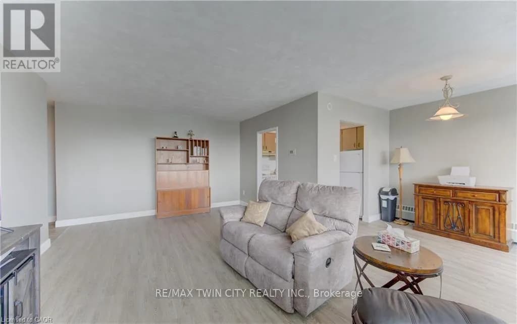 403 - 24 MIDLAND DRIVE — photo 4 of 31