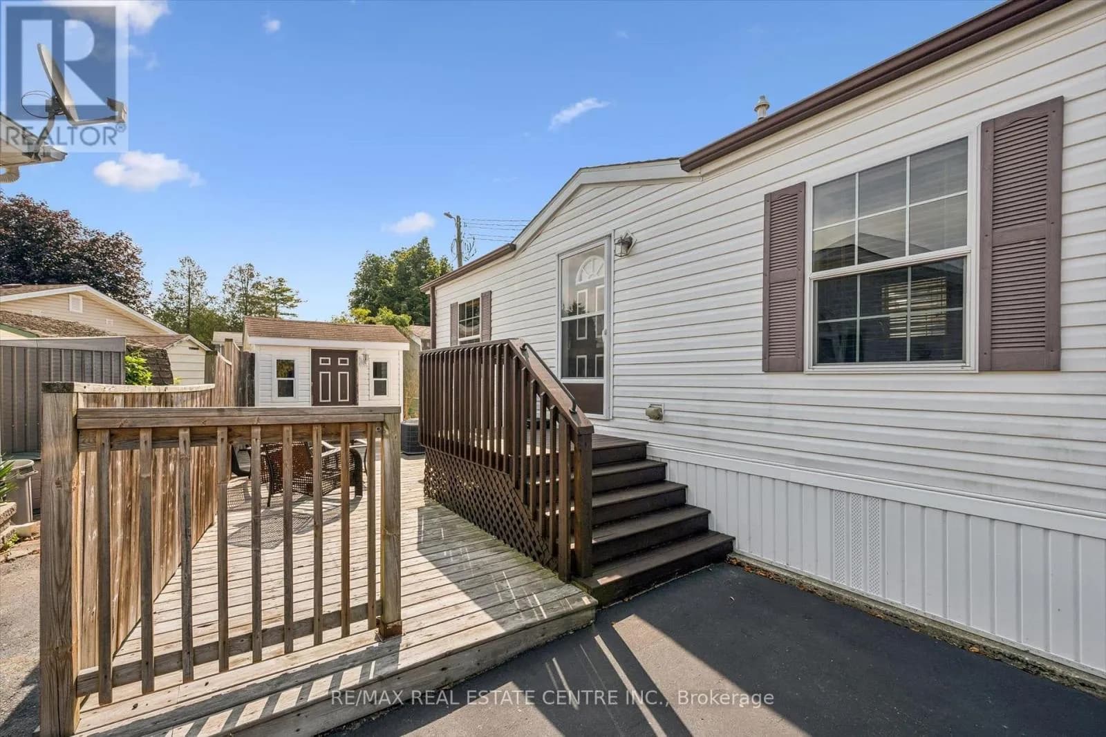 21 TRILLIUM BEACH DRIVE — photo 2 of 28