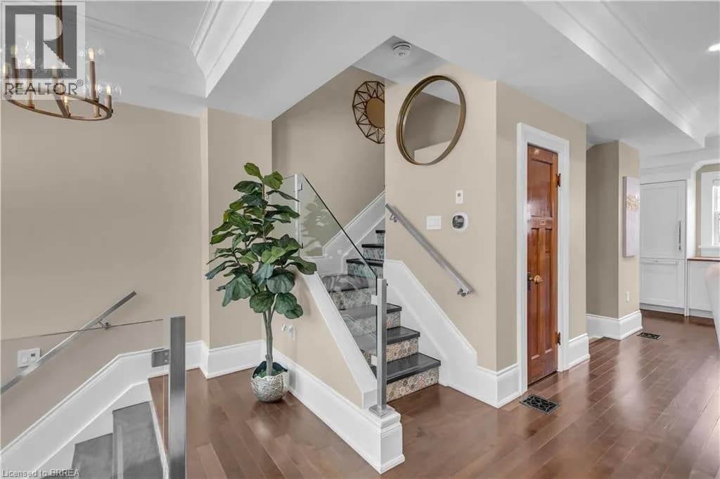 220 SHERIDAN Street — photo 3 of 35
