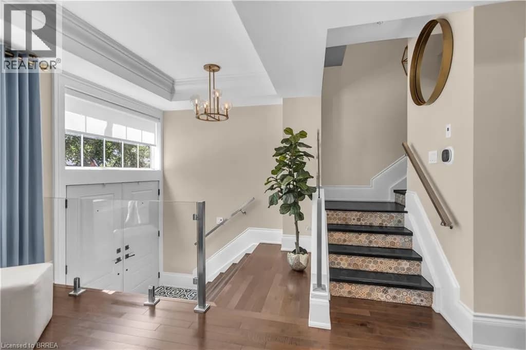 220 SHERIDAN Street — photo 4 of 35