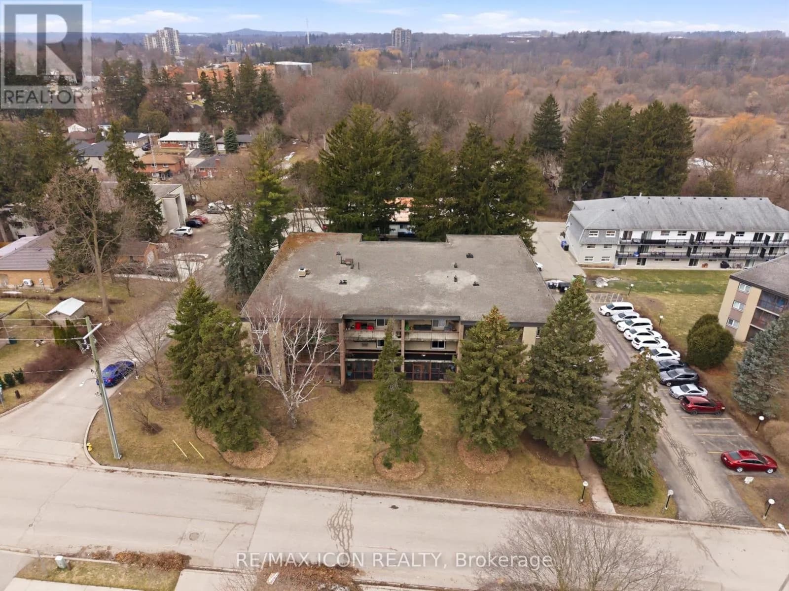 206 - 944 CALEDONIAN VIEW — photo 3 of 21