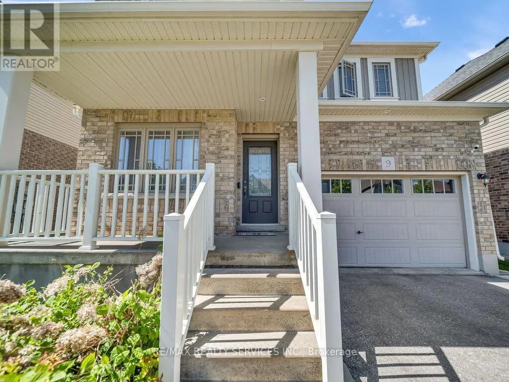 9 FITZGERALD STREET — photo 4 of 29