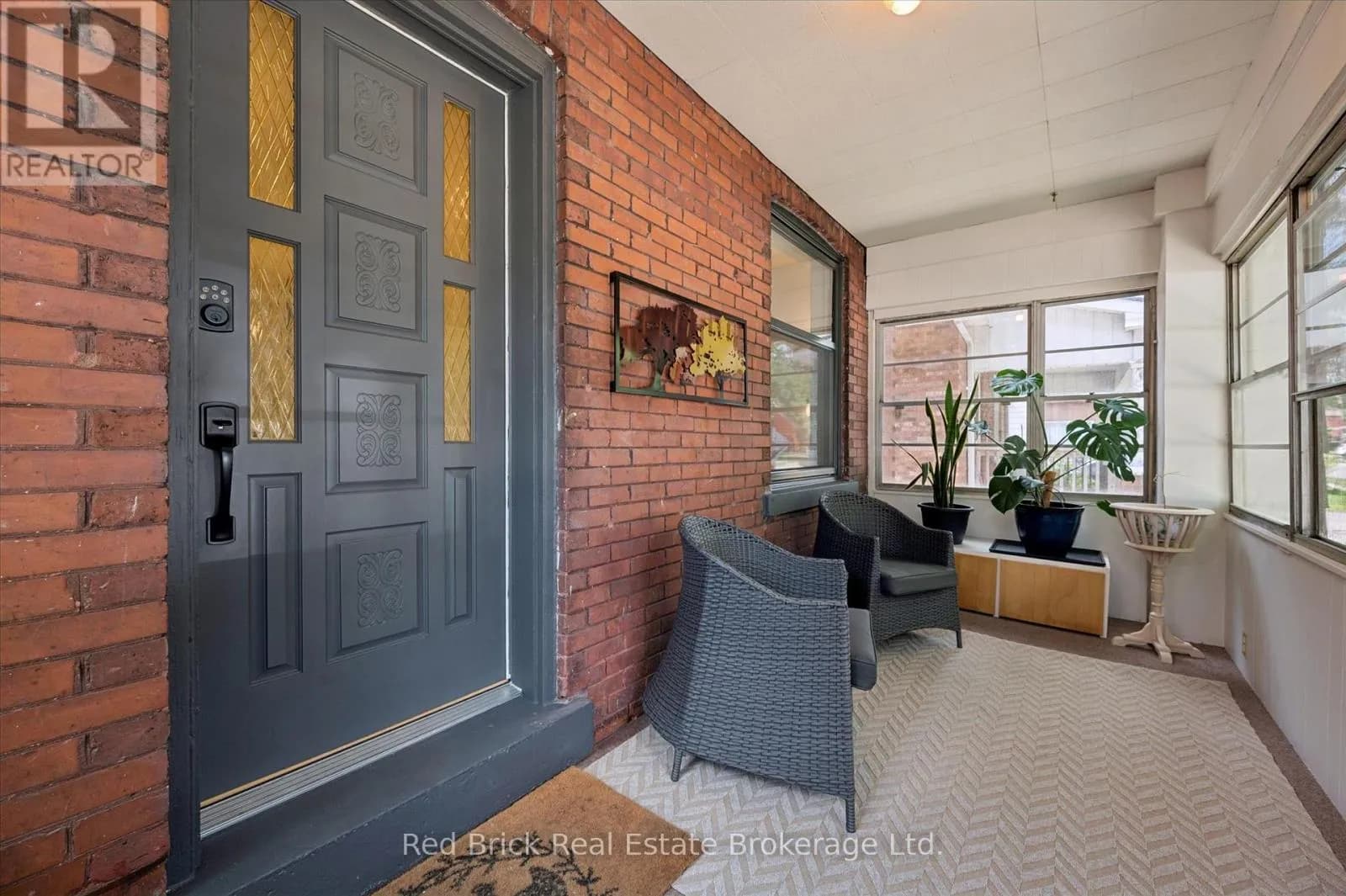 163 PERTH STREET — photo 4 of 30