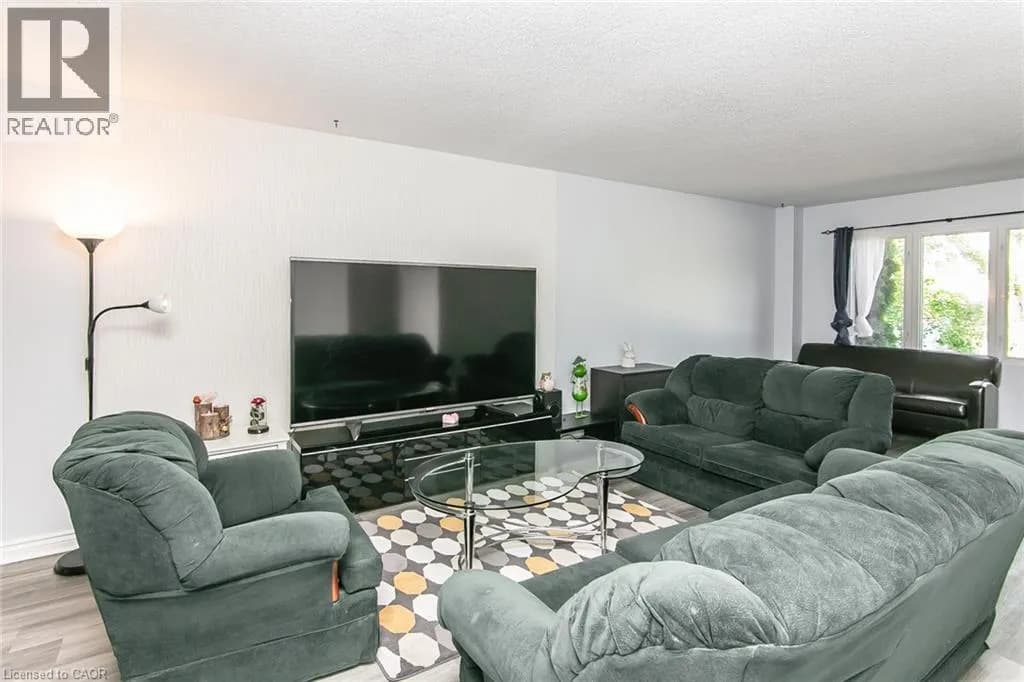 513 WEBER ST N Unit# C — photo 4 of 23