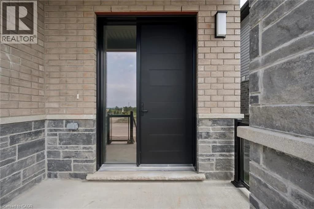 451 BENNINGER Street — photo 4 of 34