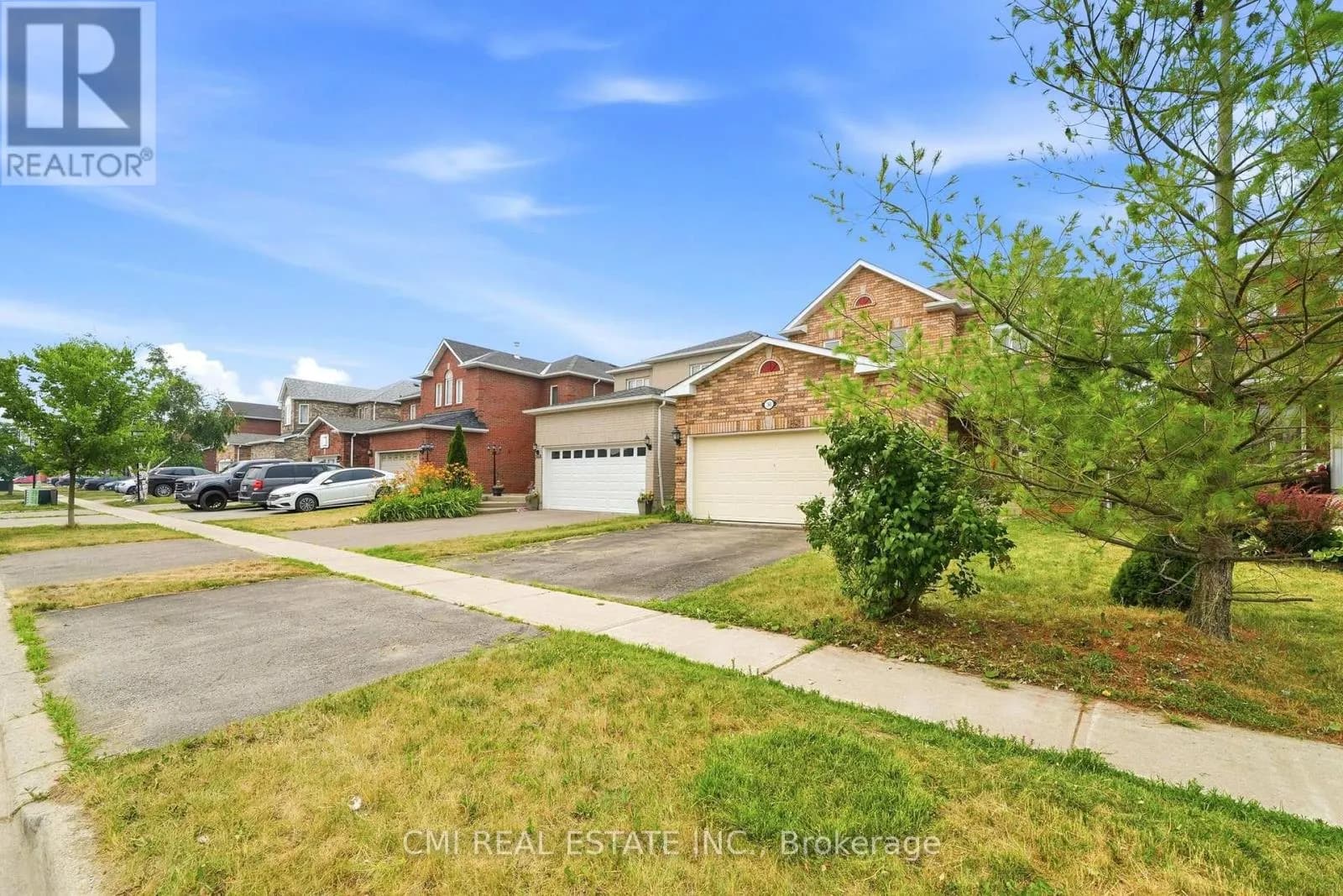 366 MARSHALL CRESCENT — photo 3 of 41