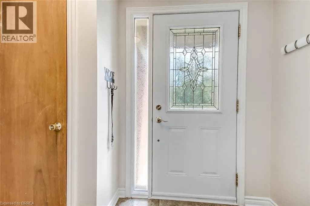 207 DUNSDON Street — photo 4 of 25