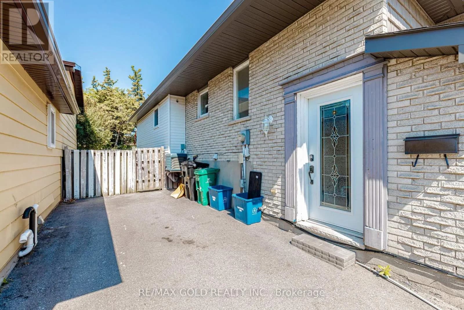 58 HOMESTEAD PLACE — photo 4 of 50