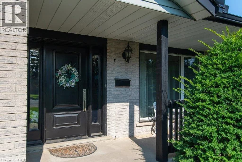 108 QUEENSWAY Drive — photo 4 of 50