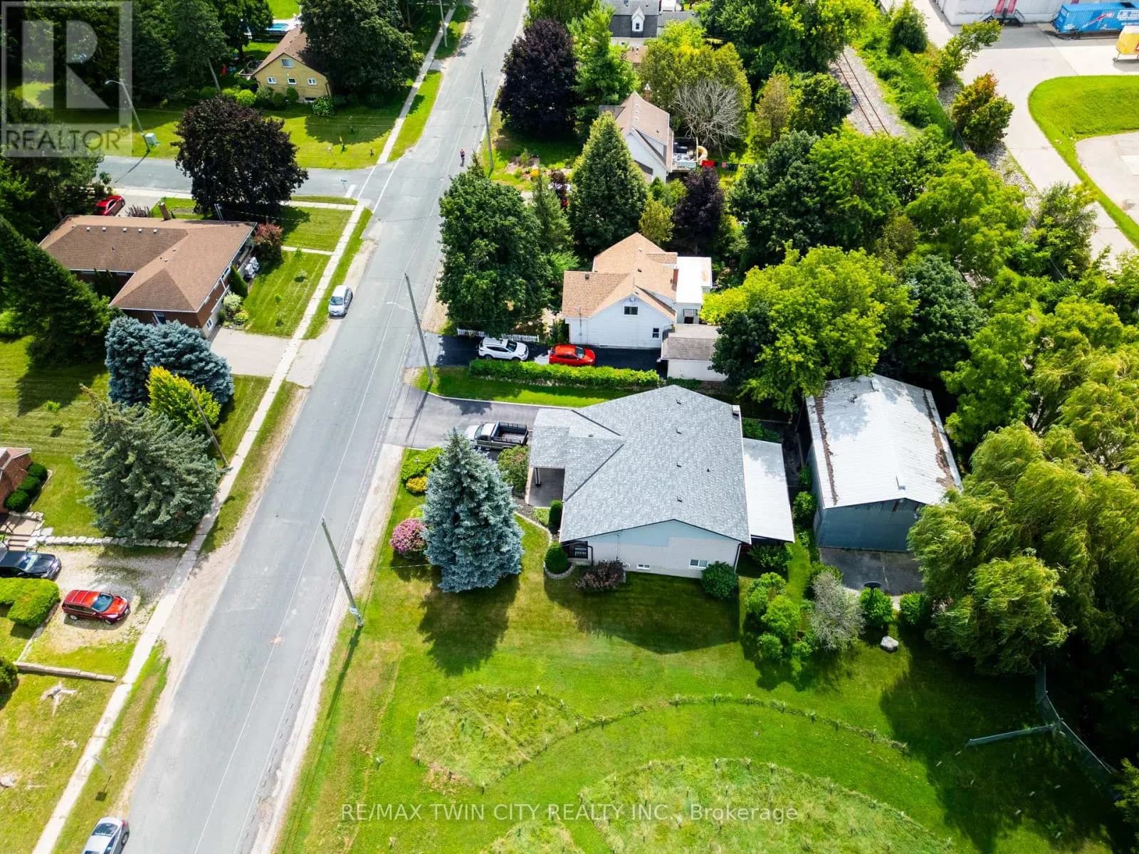 108 QUEENSWAY DRIVE — photo 3 of 50