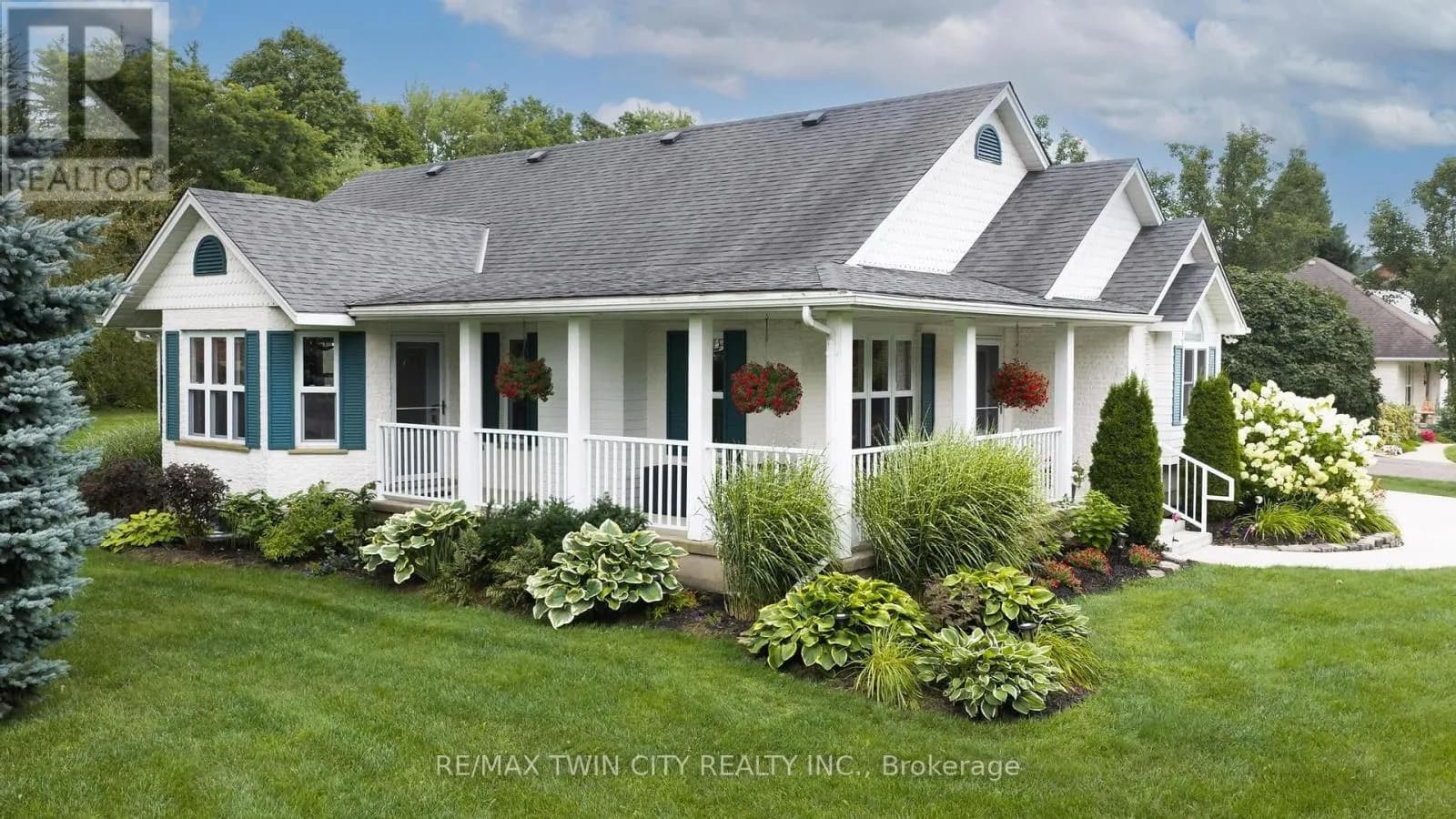 15 SHEPHARD PLACE — photo 4 of 49