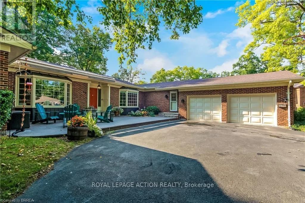 19 OAKLEY ROAD — photo 1 of 48