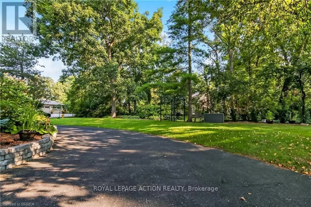 19 OAKLEY ROAD — photo 4 of 48