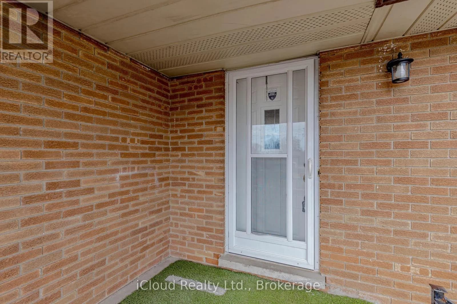 28 HOFFMAN STREET — photo 4 of 46