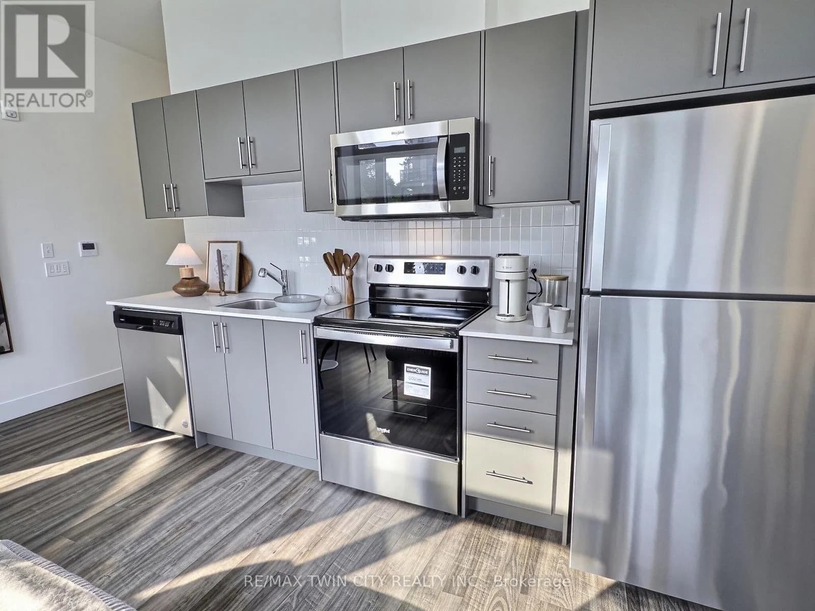 101 - 107 ROGER STREET — photo 5 of 45