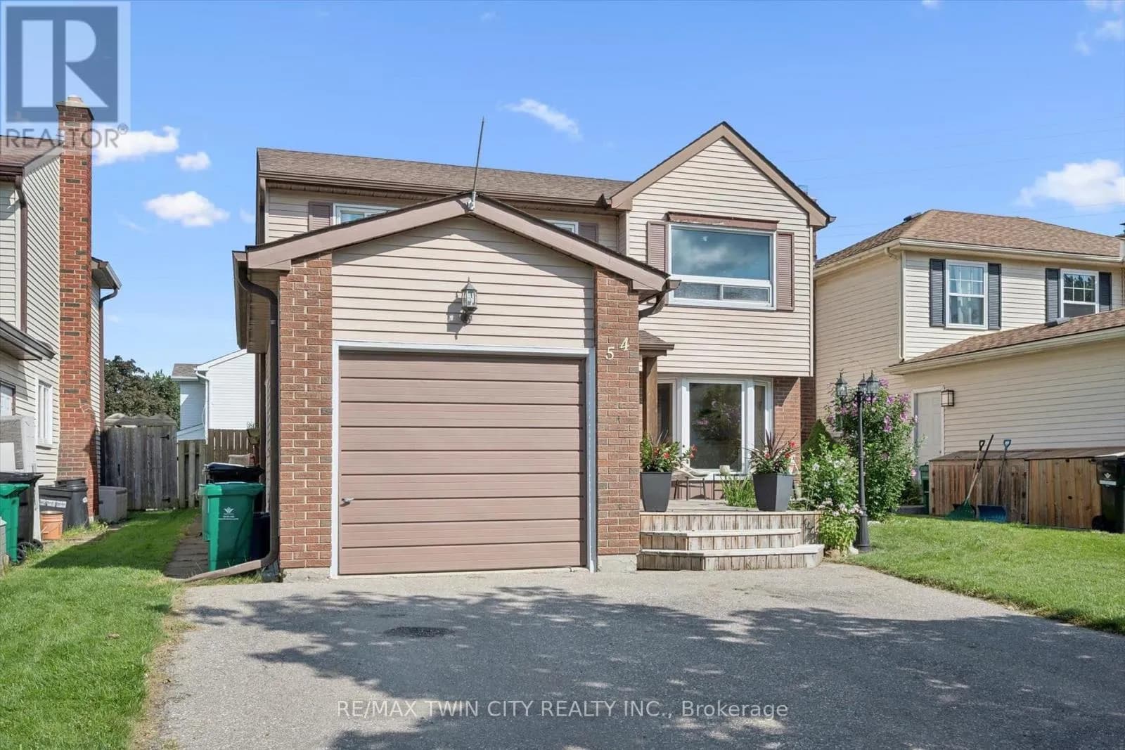 54 ROYAL ORCHARD PLACE — photo 2 of 36