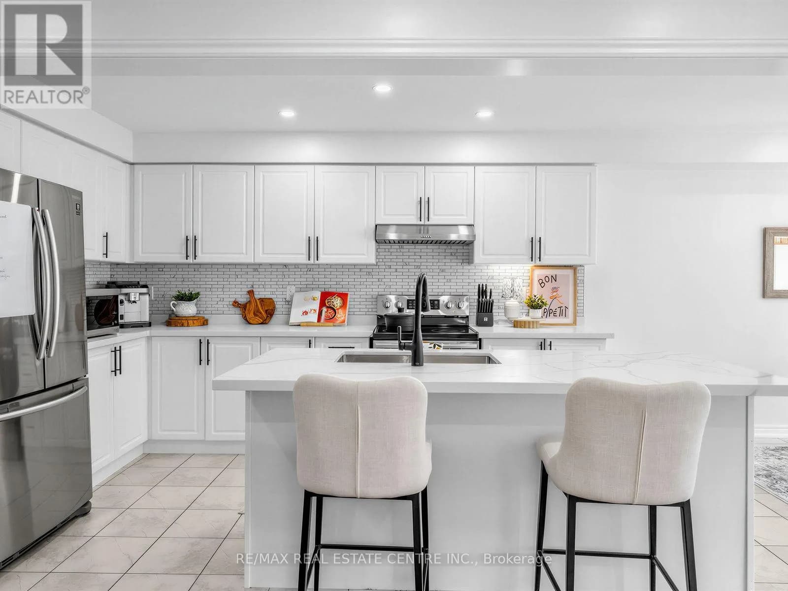35 - 755 LINDEN DRIVE — photo 5 of 30