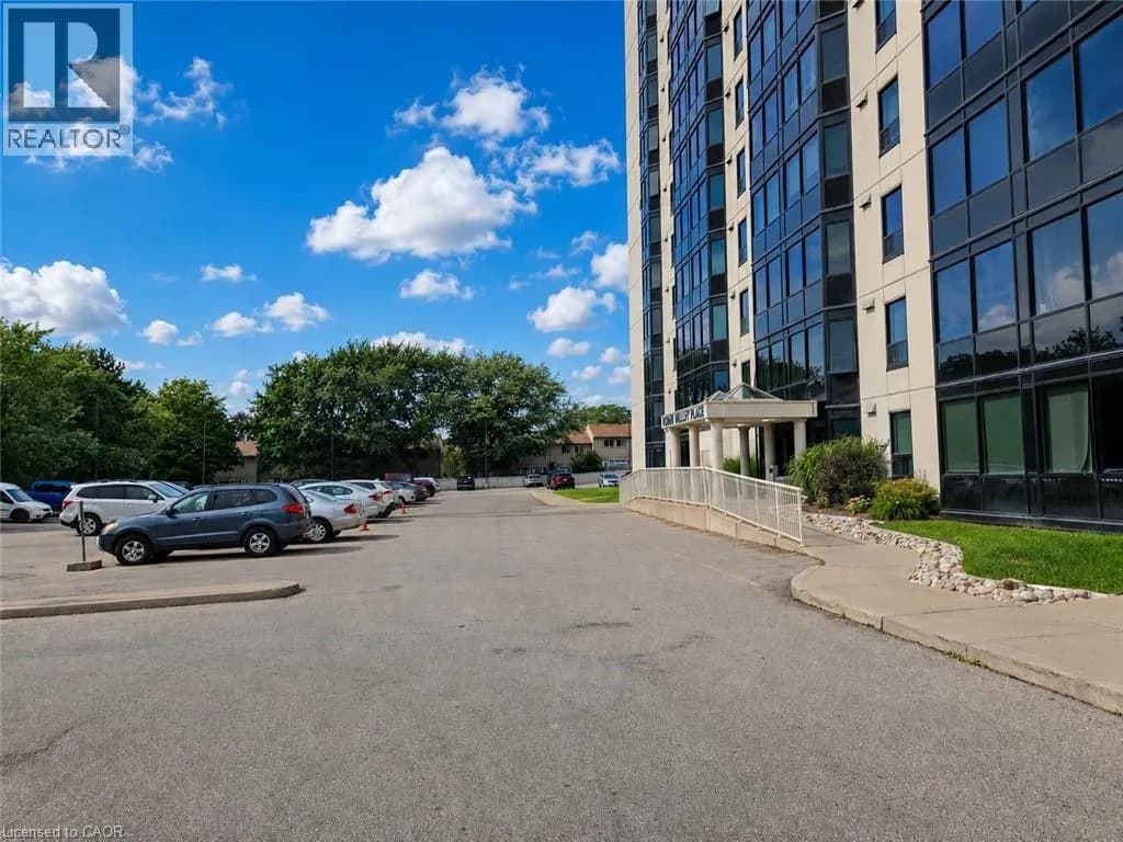 35 GREEN VALLEY Drive Unit# 1511 — photo 4 of 48
