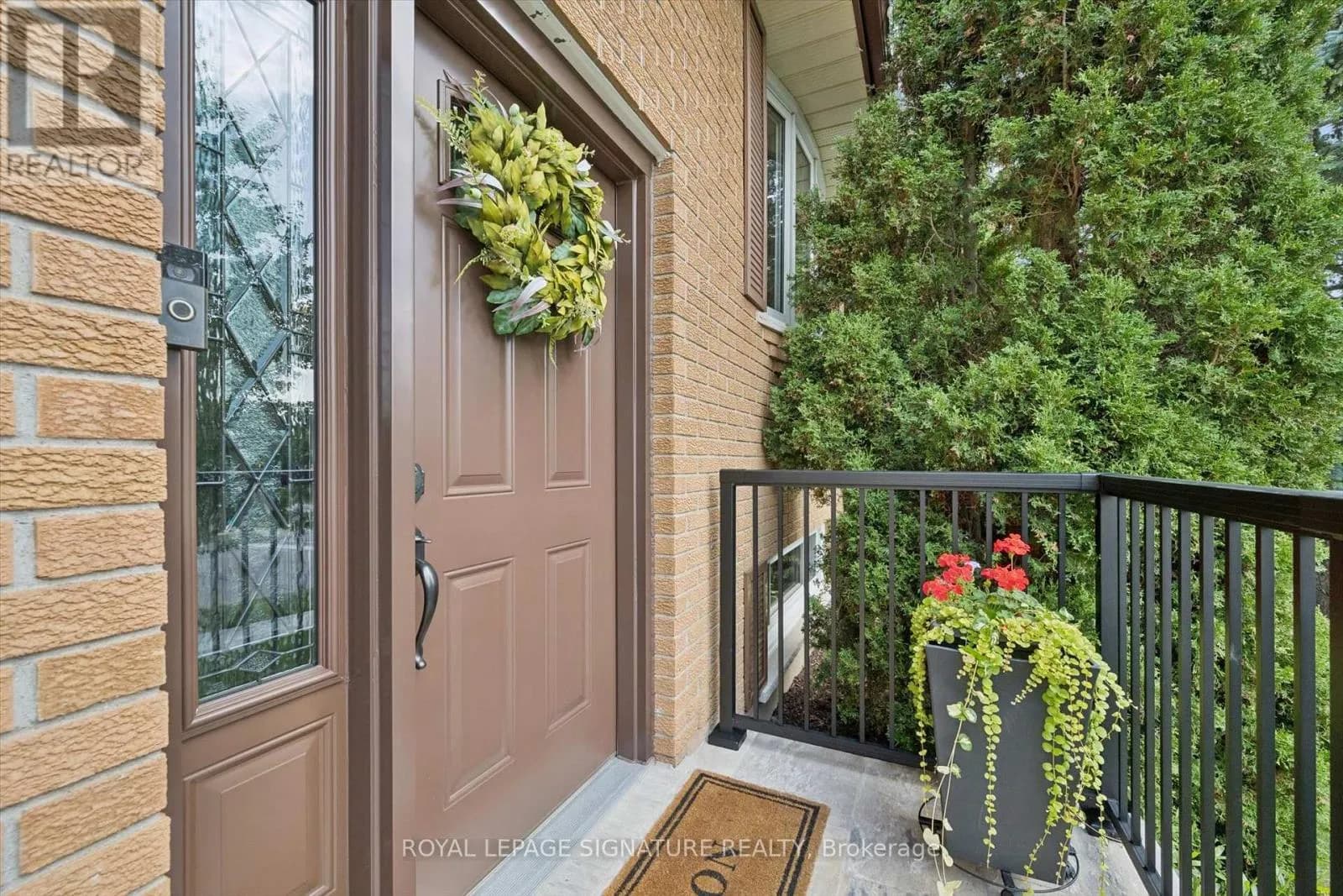 590 FERN ROAD — photo 4 of 44