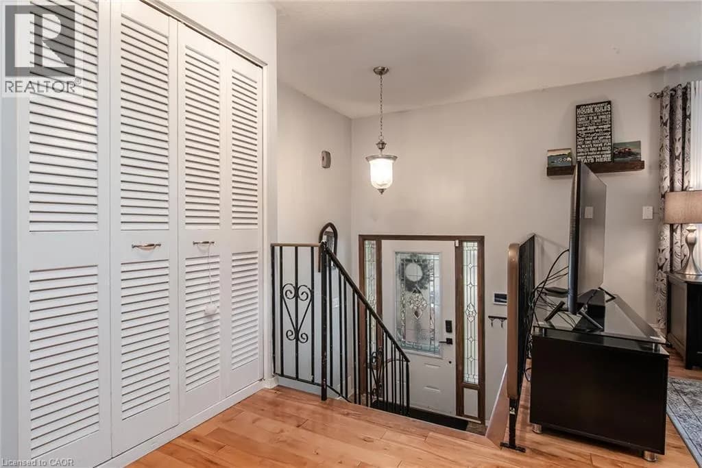 18 MAYBERRY Place — photo 4 of 50