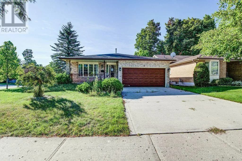 3 CORA DRIVE — photo 2 of 48